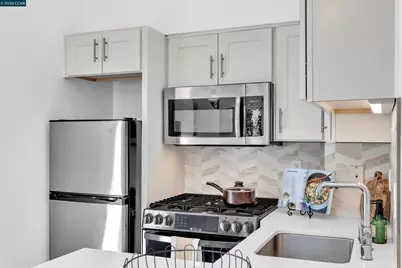 410 Webster St #5, Oakland, CA 94607 - Photo 6