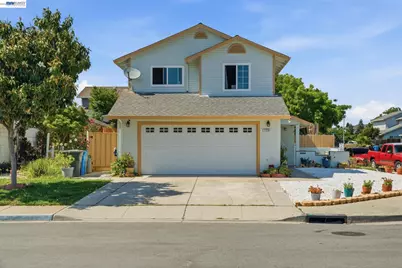 125 Bennett St, Gilroy, CA 95020 - Photo 2