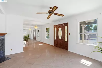 315 M St, Patterson, CA 95363 - Photo 4