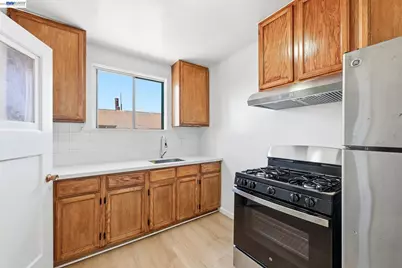 1829 22nd St, Oakland, CA 94606 - Photo 10