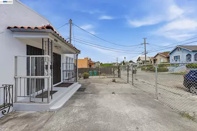 1829 22nd St, Oakland, CA 94606 - Photo 4