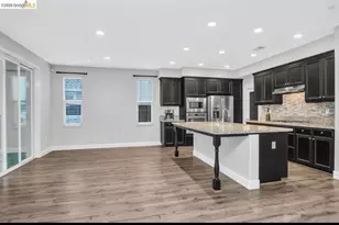 8461 Pinehollow Cir, Discovery Bay, CA 94505 - Photo 10