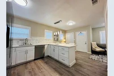 1249 88th Ave, Oakland, CA 94621 - Photo 20