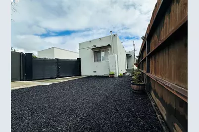 1249 88th Ave, Oakland, CA 94621 - Photo 20