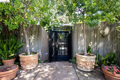 10 Burdeck Ct, Oakland, CA 94602 - Photo 4