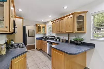 38 Saint Stephens Dr, Orinda, CA 94563 - Photo 24