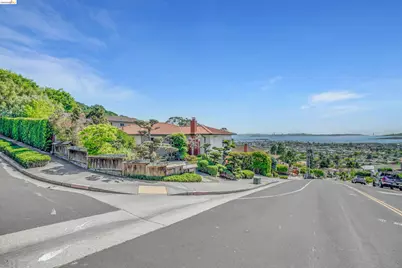 7516 Potrero Ave, El Cerrito, CA 94530 - Photo 4