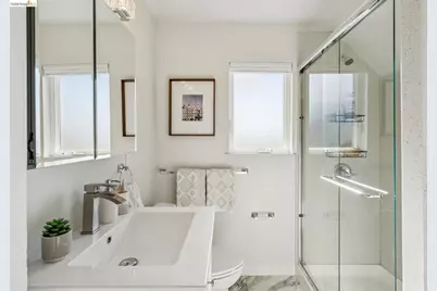 480 61st St, Oakland, CA 94609 - Photo 16