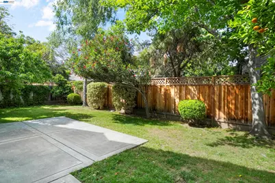 282 Del Valle Ct, Pleasanton, CA 94566 - Photo 26
