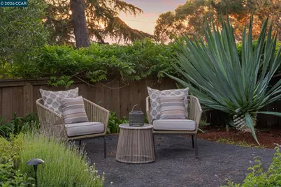 5700 Chelton, Oakland, CA 94611 - Photo 32