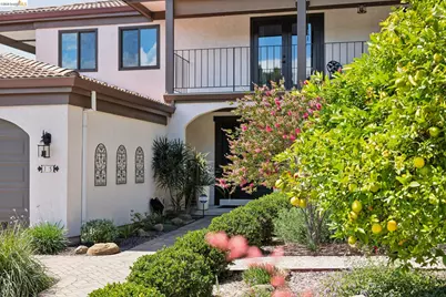 15 Dias Ct, El Sobrante, CA 94803 - Photo 2