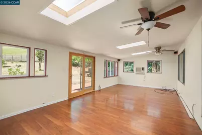 17 Kingswood Dr, Pittsburg, CA 94565 - Photo 4