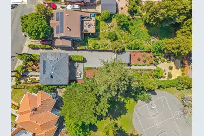 7406 Circle Hill Dr, Oakland, CA 94605 - Photo 42