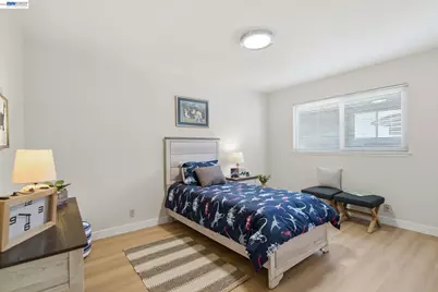 27966 El Portal Dr, Hayward, CA 94542 - Photo 28