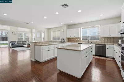 6809 New Melones Cir, Discovery Bay, CA 94505 - Photo 16