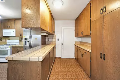 26462 Stanwood Ave, Hayward, CA 94544 - Photo 8