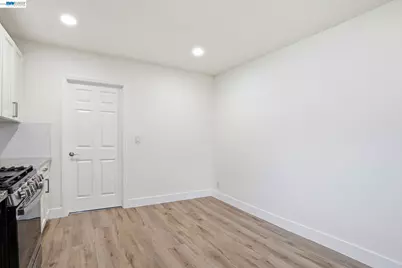 114 C St, Tracy, CA 95376 - Photo 2