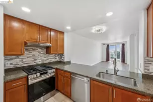 423 7th St, Oakland, CA 94607 - Photo 10