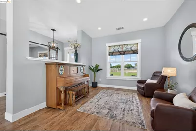 2151 Bartels Dr, Brentwood, CA 94548 - Photo 12