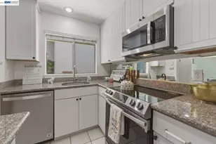 20153 Forest Ave, Castro Valley, CA 94546 - Photo 12