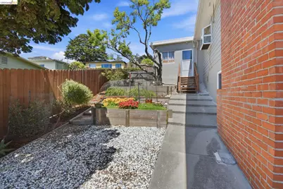 2205 Scenic Street, El Cerrito, CA 94530 - Photo 18