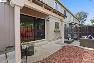 2 Knoll Ct, Hercules, CA 94547 - Photo 36