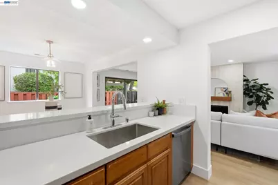 2 Knoll Ct, Hercules, CA 94547 - Photo 18