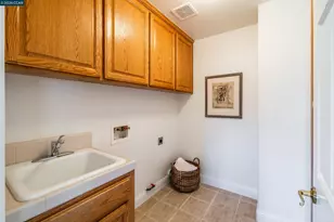 1170 Sunrise Ridge Dr, Lafayette, CA 94549 - Photo 38