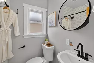 6301 Hillmont Dr, Oakland, CA 94605 - Photo 14