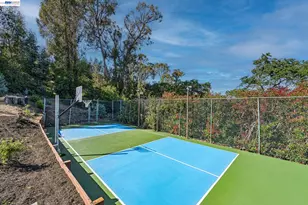 15 Surmont Ct, Lafayette, CA 94549 - Photo 52