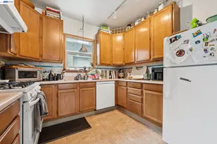 5227 Locksley Ave, Oakland, CA 94618 - Photo 14