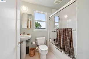 5227 Locksley Ave, Oakland, CA 94618 - Photo 22