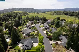 7 Crockett Dr, Moraga, CA 94556 - Photo 38