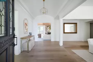 7 Crockett Dr, Moraga, CA 94556 - Photo 2