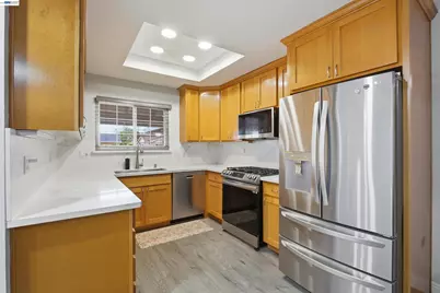 32252 Valiant Way, Union City, CA 94587 - Photo 16