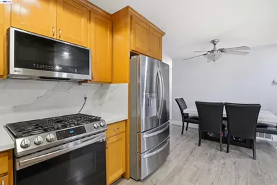32252 Valiant Way, Union City, CA 94587 - Photo 18