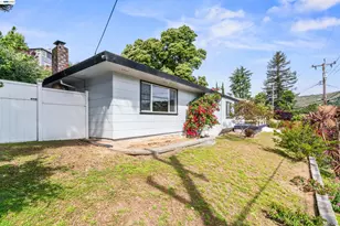 8019 Sterling Dr, Oakland, CA 94605 - Photo 8