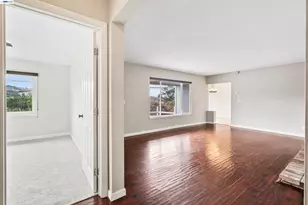 8019 Sterling Dr, Oakland, CA 94605 - Photo 18