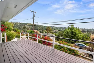 8019 Sterling Dr, Oakland, CA 94605 - Photo 10