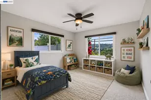 8019 Sterling Dr, Oakland, CA 94605 - Photo 26