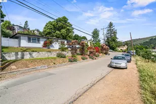 8019 Sterling Dr, Oakland, CA 94605 - Photo 2