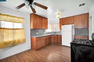1543 Havenscourt Blvd, Oakland, CA 94621 - Photo 8