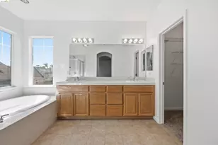 2340 St Augustine Dr, Brentwood, CA 94513 - Photo 38