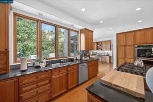 21 Live Oak Rd, Berkeley, CA 94705 - Photo 16