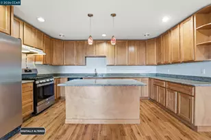 8910 Burr St, Oakland, CA 94605 - Photo 16