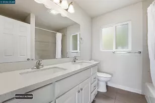 8910 Burr St, Oakland, CA 94605 - Photo 42