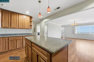 8910 Burr St, Oakland, CA 94605 - Photo 20