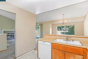 2402 Silk Tree Ct, Martinez, CA 94553 - Photo 12
