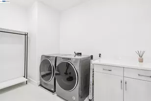 2348 Kinetic Cmn, Fremont, CA 94539 - Photo 32