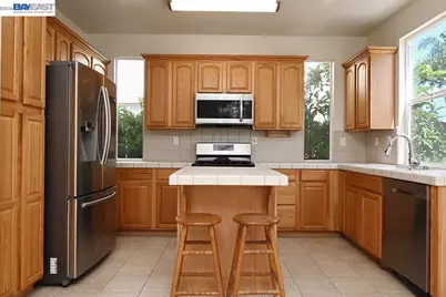 142 Wexford St, Brentwood, CA 94513 - Photo 2